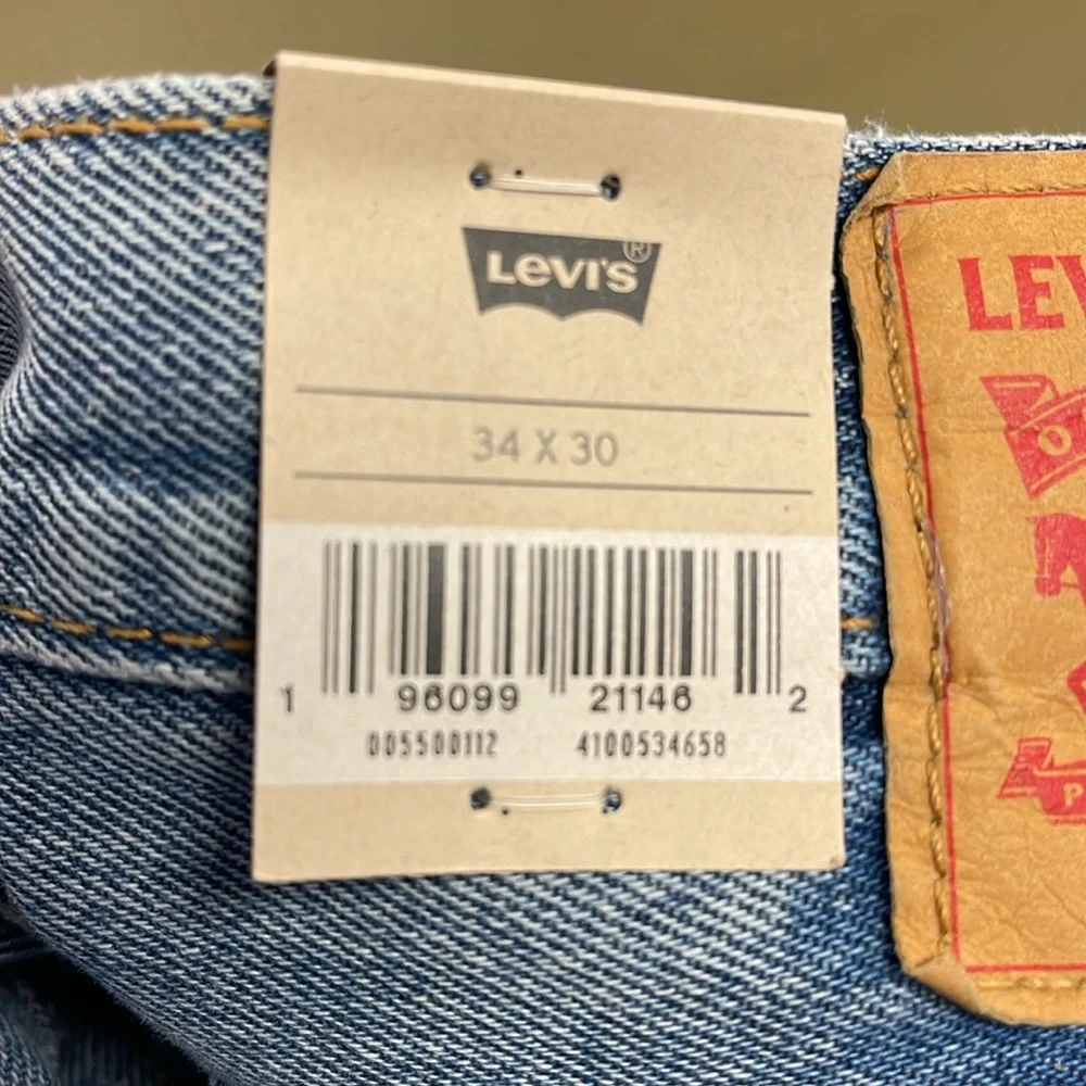 Levi’s 550 RELAXED Light Wash Distressed Jeans NWT 34/30